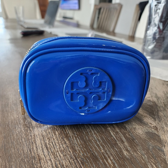 Tory Burch Carry Case - Picture 1 of 6